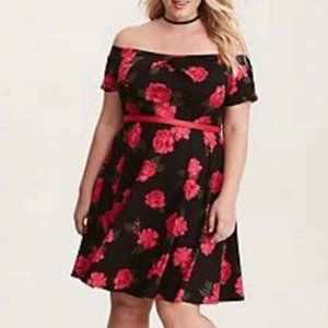 💋 1X Plus Size 💋 Beautiful Torrid Dark Floral Off Shoulder Skater Dress black